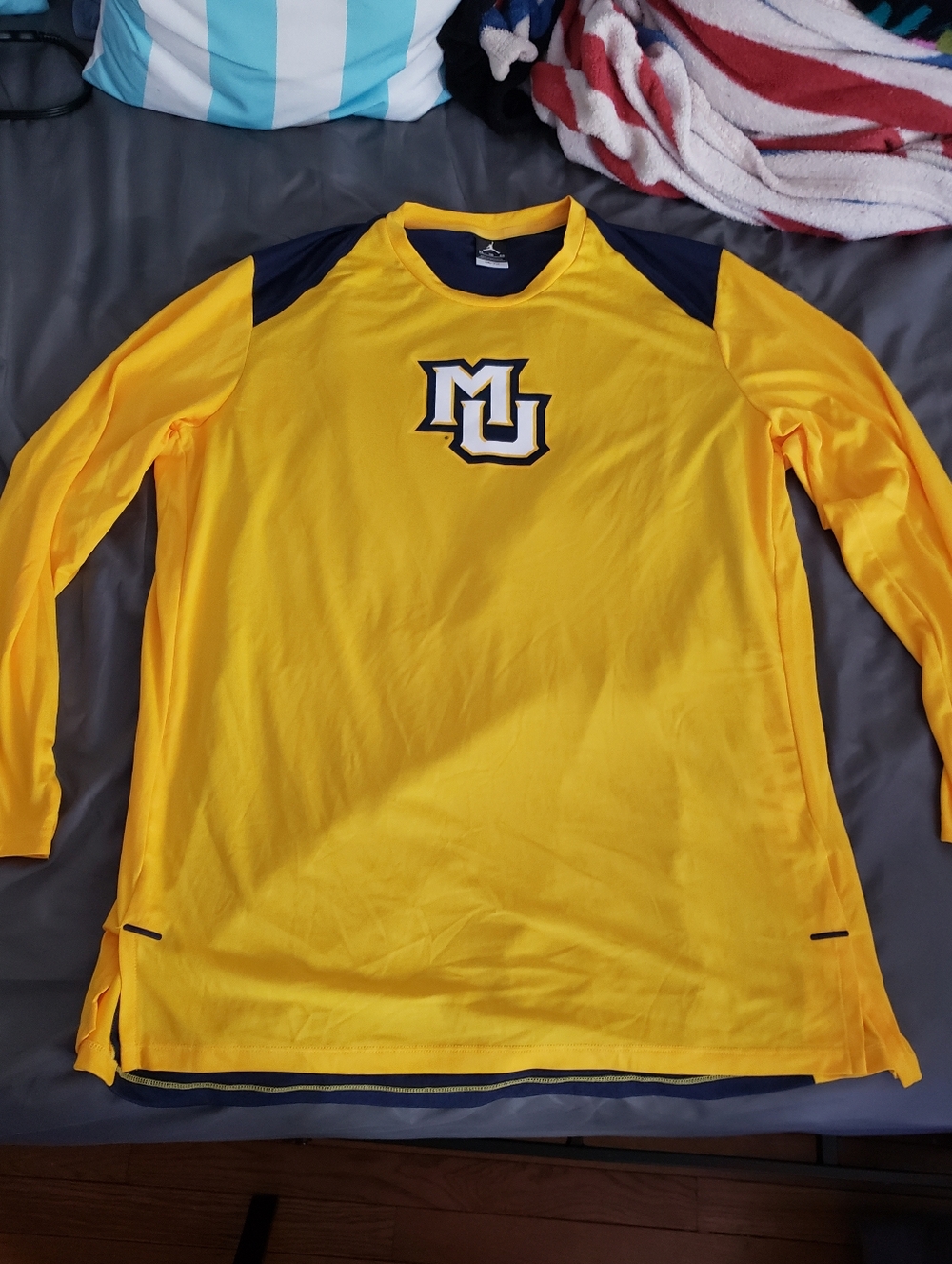 🏀 Marquette University Long Sleeve Shirt 🏀